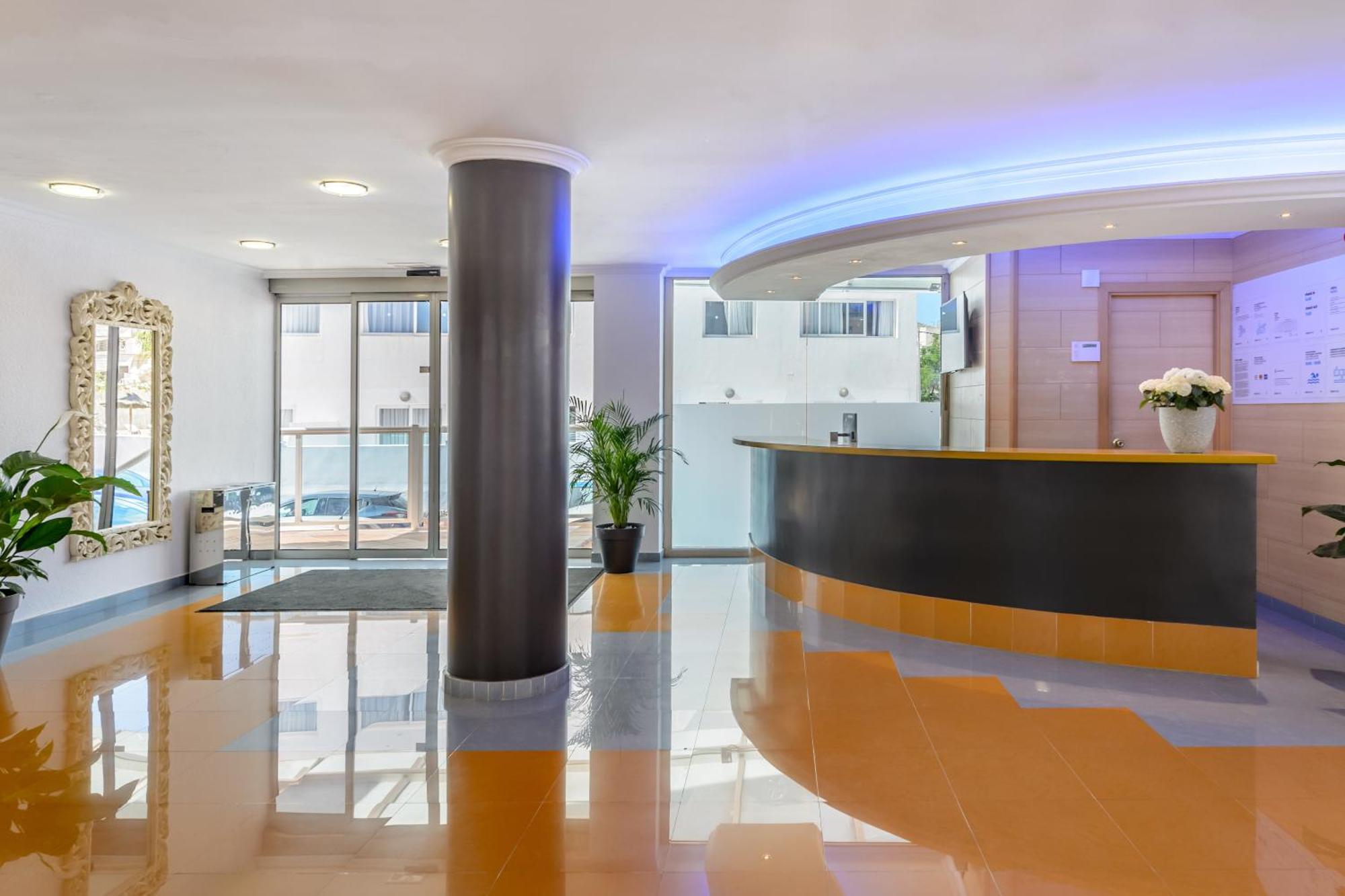 Aparthotel Vibra Sanan - Adults Only Sant Antoni de Portmany Екстериор снимка