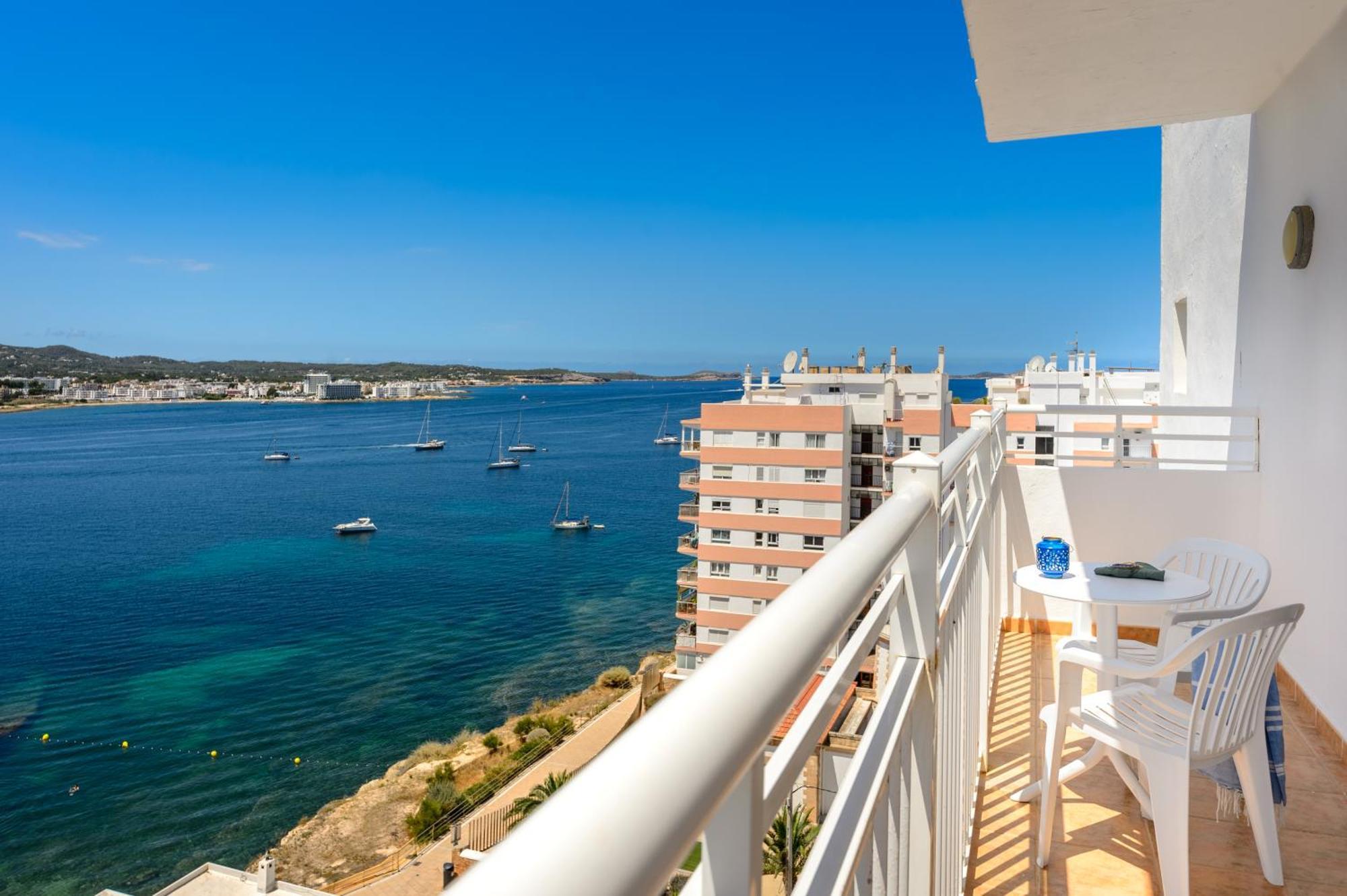 Aparthotel Vibra Sanan - Adults Only Sant Antoni de Portmany Екстериор снимка