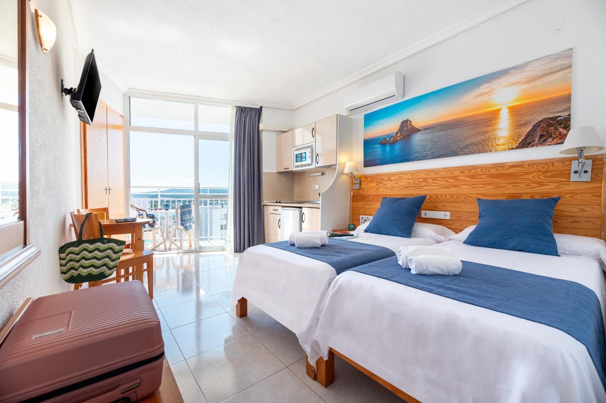 Aparthotel Vibra Sanan - Adults Only Sant Antoni de Portmany Екстериор снимка